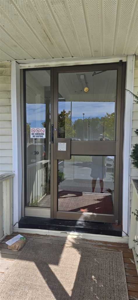 Streak-free glass entrance door after cleaning